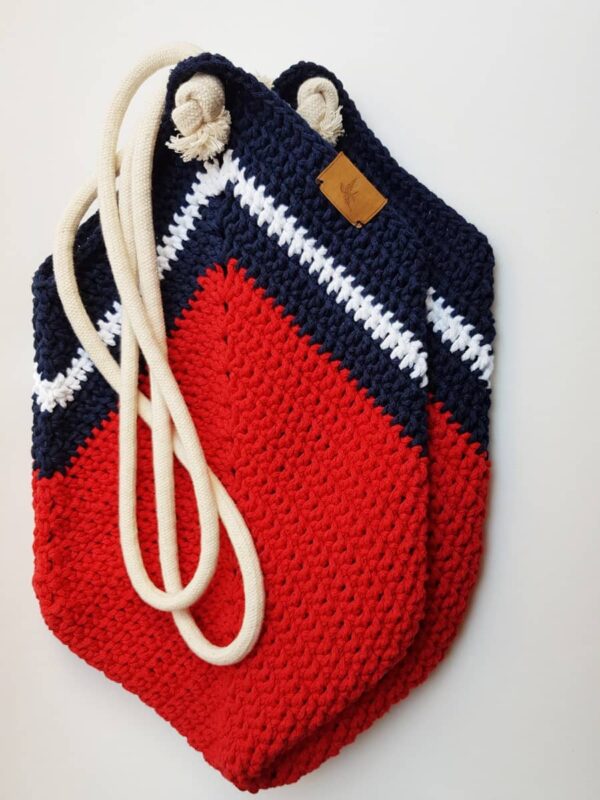 Torba "Shopping bag" w stylu marynistycznym - czerwono-granatowo-biała,zrobiona na szydełku ze sznurka bawełnianego z uchwytami z liny bawełnianej.